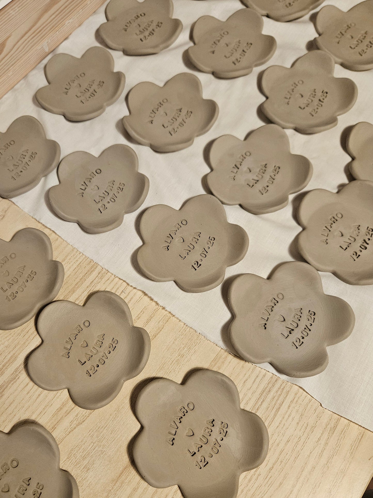 Regalo invitados - plato forma flor